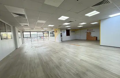 مساحات مكتبية - استوديو - 6 حمامات للايجار في مبنى سلوي التجاري - طريق سلوى - الدوحة