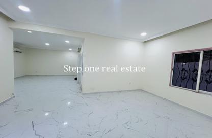 Villa - 5 Bedrooms - 6 Bathrooms for rent in Al Hadara Street - Al Thumama - Doha