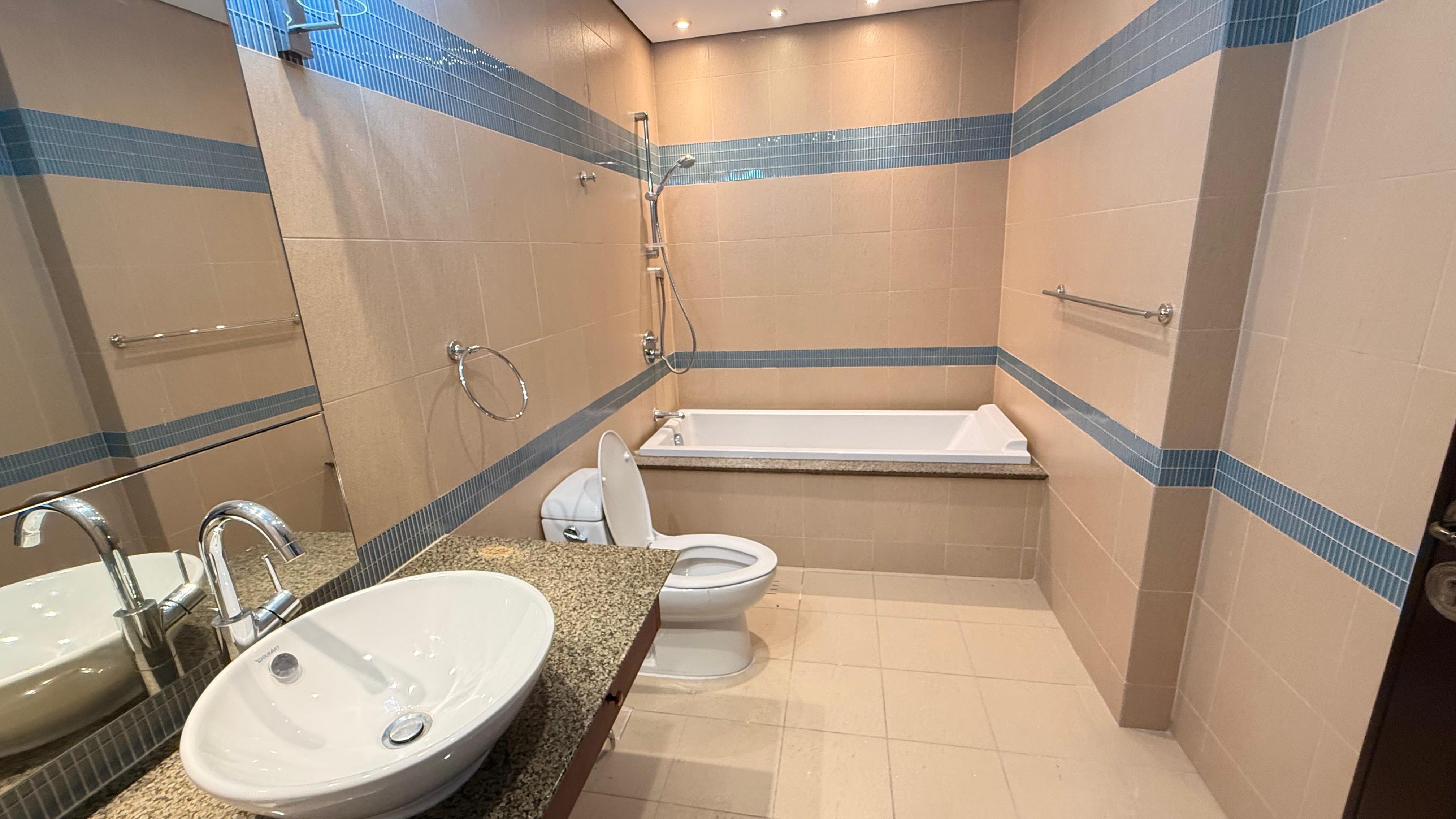 Luxury 4BHK+Maid Flat with Spacious Interior thumbnail 10