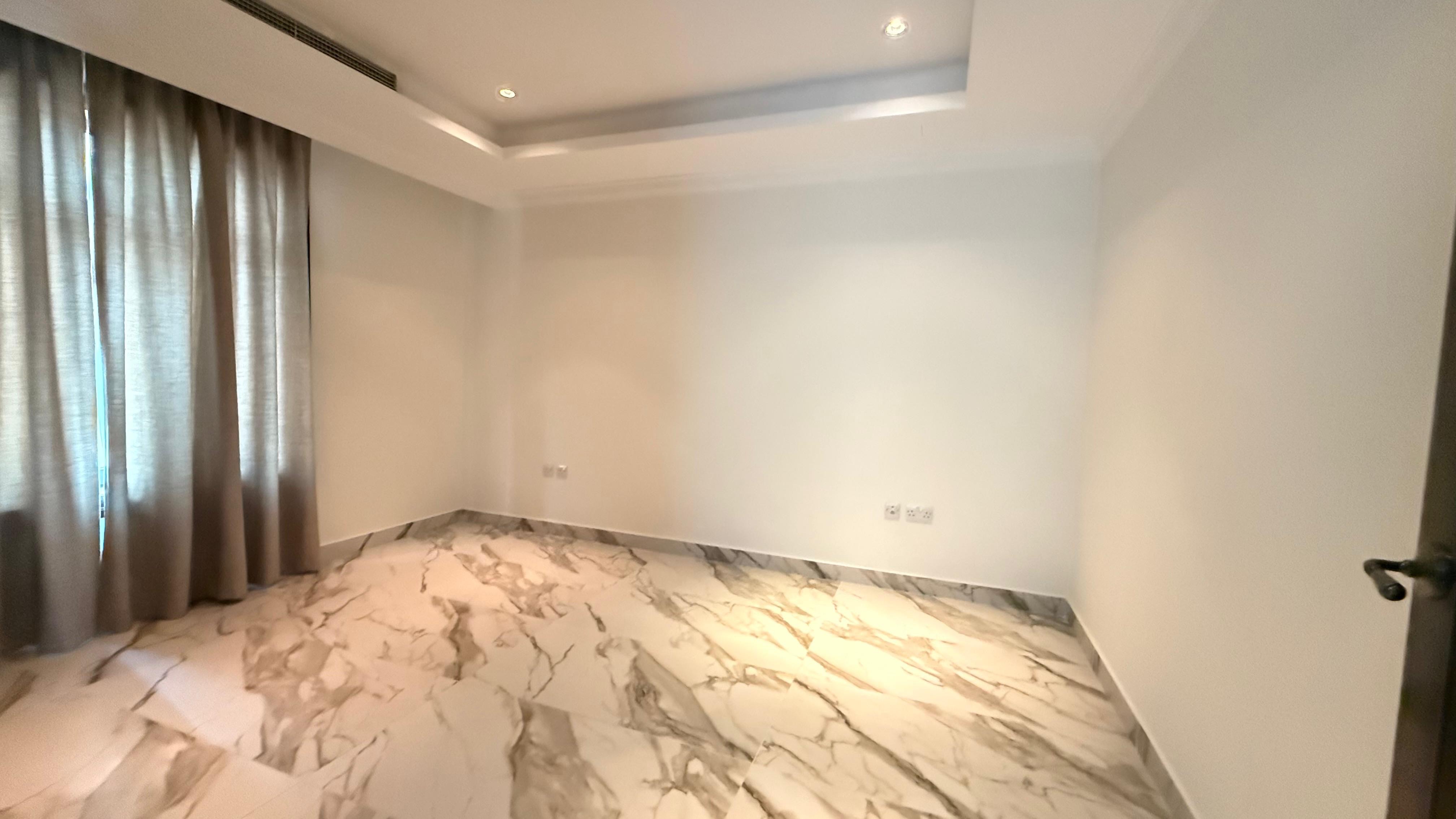 Luxury 4BHK+Maid Flat with Spacious Interior thumbnail 19