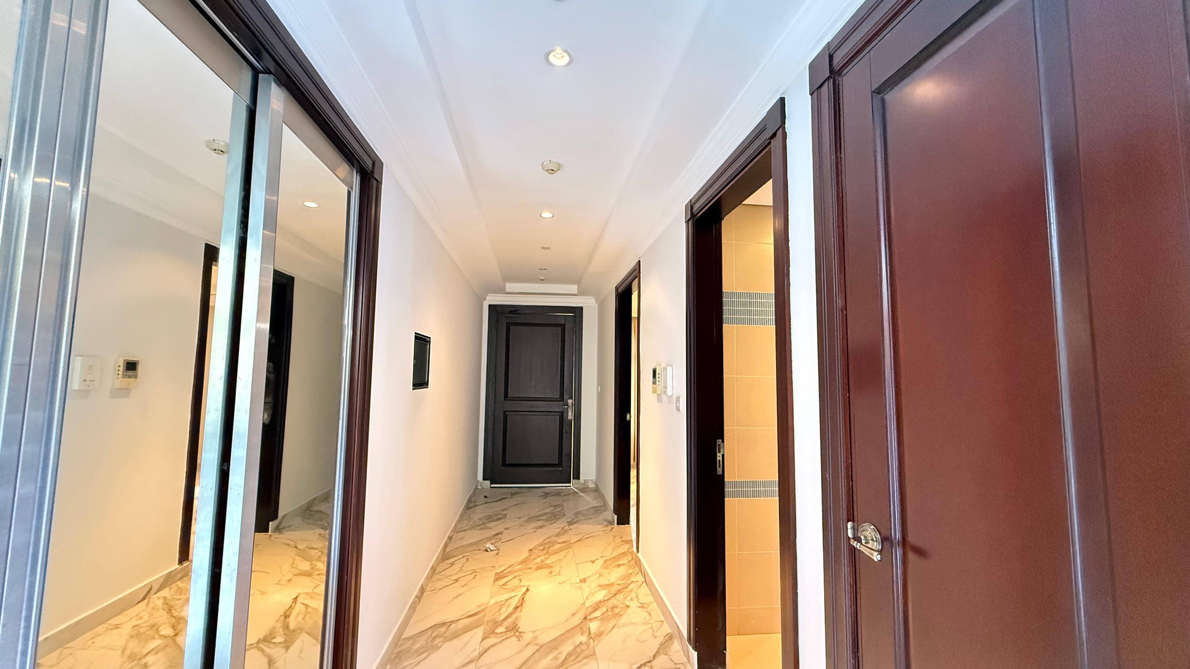 Luxury 4BHK+Maid Flat with Spacious Interior thumbnail 5