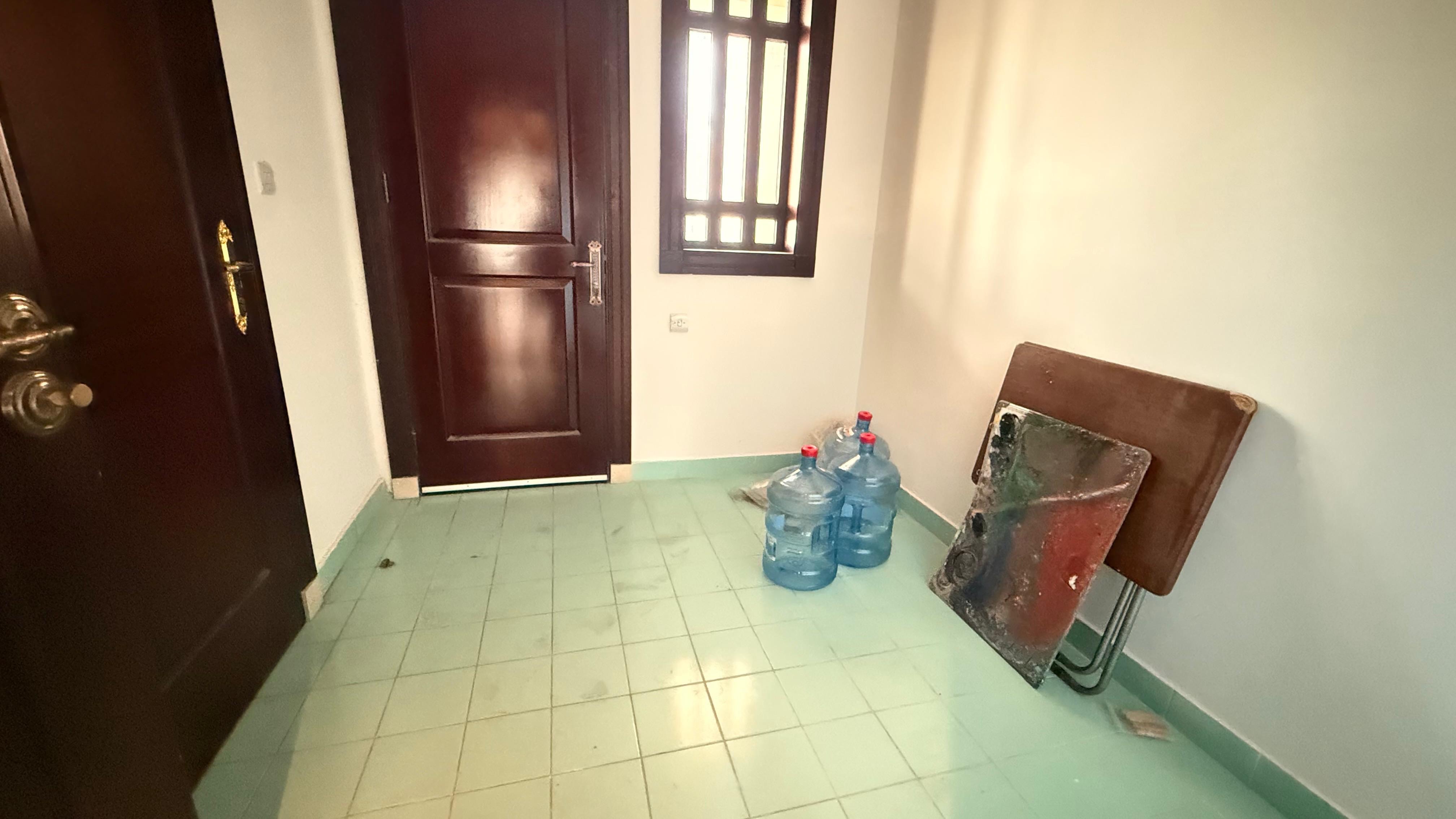 Luxury 4BHK+Maid Flat with Spacious Interior thumbnail 9