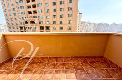 Apartment - 1 Bedroom - 2 Bathrooms for rent in Tower 18 - Porto Arabia - The Pearl Island - Doha