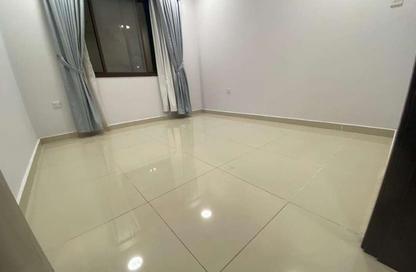 Apartment - 2 Bedrooms - 2 Bathrooms for rent in Umm Ghuwailina 4 - Umm Ghuwailina - Doha