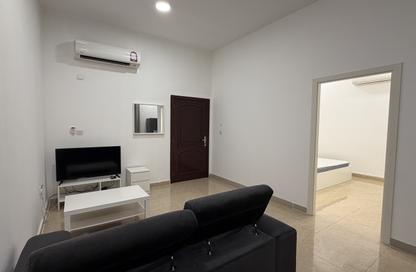 Apartment - 1 - 1 for rent in Umm Al Seneem Street - Ain Khaled - Doha
