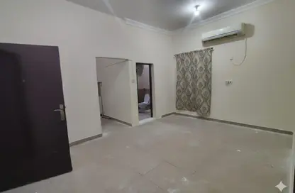 Apartment - 1 Bedroom - 1 Bathroom for rent in Ain Khaled Villas - Ain Khaled - Doha