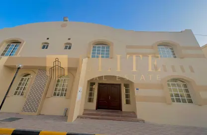 Villa - 5 Bedrooms - 6 Bathrooms for rent in Ain Khaled Villas - Ain Khaled - Doha