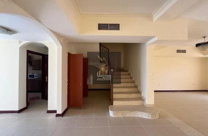 مجمع سكني - 4 غرف نوم - 5 حمامات للايجار في شارع الوعب - الوعب - الدوحة