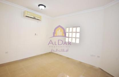شقة - 2 غرف نوم - 3 حمامات للايجار في شارع المنتزه - المنتزه - الدوحة