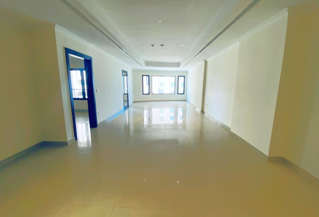 Beautiful 2 BHK Sea View flat with balcony