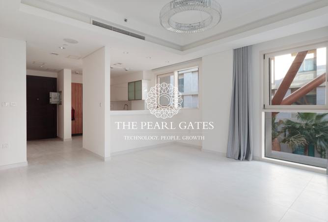 990463 - Property Image 2