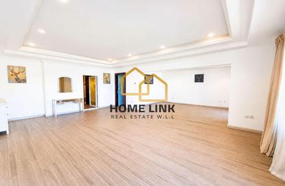 Apartment - 2 Bedrooms - 3 Bathrooms for rent in West Porto Drive - Porto Arabia - The Pearl Island - Doha