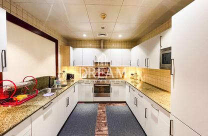 Apartment - 2 Bedrooms - 2 Bathrooms for rent in East Porto Drive - Porto Arabia - The Pearl Island - Doha