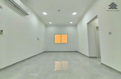 Apartment - 2 Bedrooms - 2 Bathrooms for rent in Al Mansoura - Al Mansoura - Doha