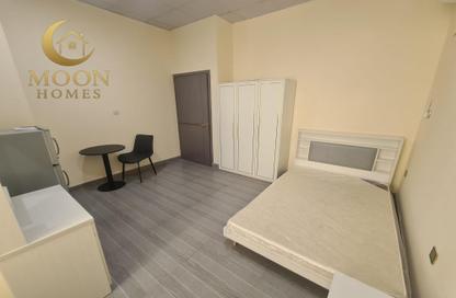 Apartment - Studio - 1 Bathroom for rent in Umm Ghwailina Comm - Umm Ghuwalina - Umm Ghuwailina - Doha