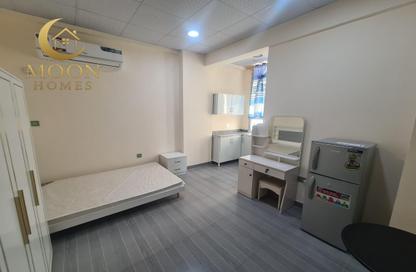 Apartment - Studio - 1 Bathroom for rent in Umm Ghwailina Comm - Umm Ghuwalina - Umm Ghuwailina - Doha