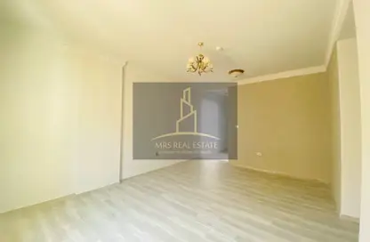 Apartment - 2 Bedrooms - 2 Bathrooms for rent in Bin Omran 28 - Fereej Bin Omran - Doha