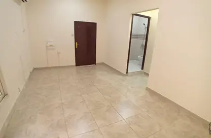 شقة - غرفة نوم - 2 حمامات للايجار في بناية مدينة خيلفه 58 - مدينة خليفة جنوب - مدينة خليفة - الدوحة