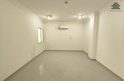 Apartment - 2 Bedrooms - 2 Bathrooms for rent in Muntazah 13 - Al Muntazah - Doha