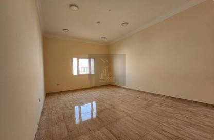 Staff Accommodation - Studio - 6 Bathrooms for rent in Al Markhiya Street - Al Markhiya - Doha