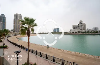 Villa - 5 Bedrooms - 6 Bathrooms for rent in Abraj Bay - Abraj Quartiers - The Pearl Island - Doha
