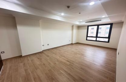 Apartment - 1 Bedroom - 2 Bathrooms for rent in East Porto Drive - Porto Arabia - The Pearl Island - Doha