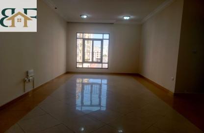 Apartment - 3 Bedrooms - 3 Bathrooms for rent in Al Mansoura - Al Mansoura - Doha
