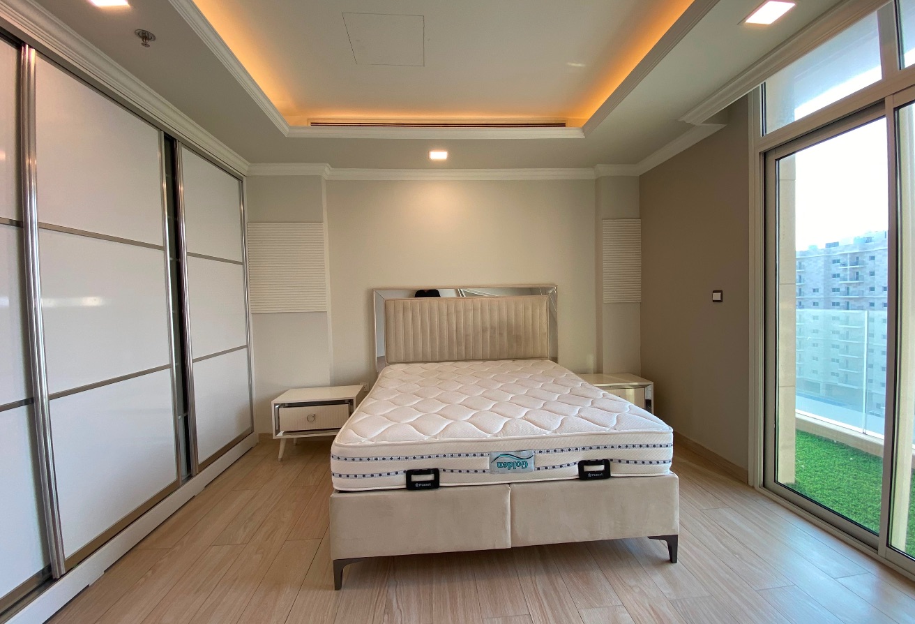 Modern Furnished 1BHK | Lusail | Open Kitchen thumbnail 4