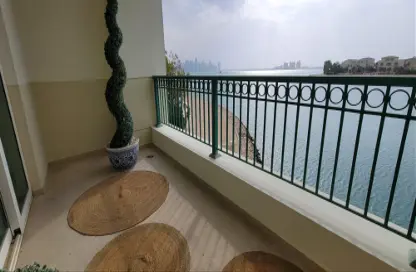 Apartment - 1 Bedroom - 2 Bathrooms for rent in Viva West - Viva Bahriyah - The Pearl Island - Doha