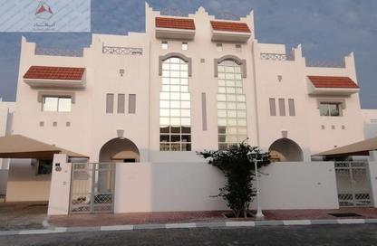 Villa - 4 Bedrooms - 3 Bathrooms for rent in Umm Al Seneem Street - Ain Khaled - Doha