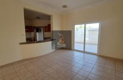 Compound - 5 Bedrooms - 4 Bathrooms for rent in Mamoura 18 - Al Maamoura - Doha