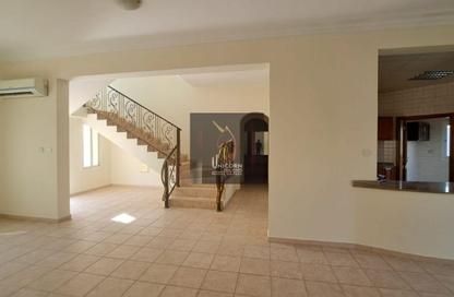 Compound - 5 Bedrooms - 4 Bathrooms for rent in Mamoura 18 - Al Maamoura - Doha