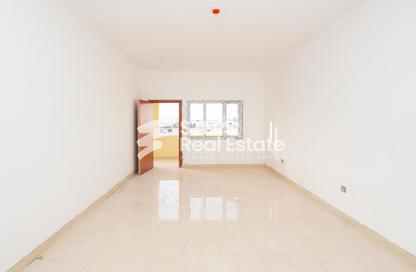 Warehouse - Studio for rent in East Industrial Street - Birkat Al Awamer - Al Wakra