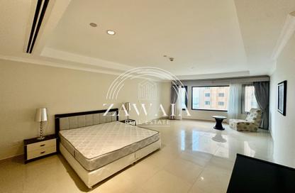 Apartment - 1 Bedroom - 2 Bathrooms for rent in West Porto Drive - Porto Arabia - The Pearl Island - Doha