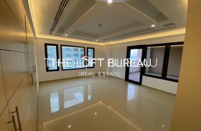 Apartment - 2 Bedrooms - 3 Bathrooms for sale in West Porto Drive - Porto Arabia - The Pearl Island - Doha