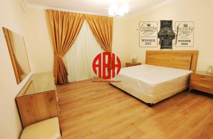 Compound - 4 Bedrooms - 5 Bathrooms for rent in Umm Al Seneem Street - Ain Khaled - Doha
