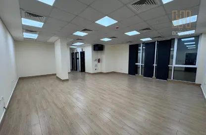 مساحات مكتبية - غرفة نوم - 2 حمامات للايجار في شارع سميسمه - أم غويلينا - الدوحة