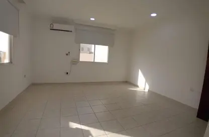 Apartment - Studio - 1 Bathroom for rent in Onaiza Street - Diplomatic Area - Doha
