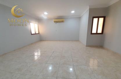 Apartment - 2 Bedrooms - 2 Bathrooms for rent in Al Muntazah Street - Al Muntazah - Doha