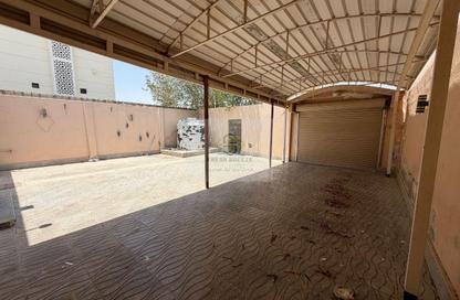 فيلا - 3 غرف نوم - 2 حمامات للايجار في شارع المطار القديم - طريق المطار القديم - الدوحة