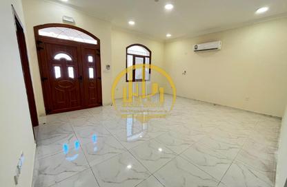 Villa - 6 - 5 for rent in Al Kheesa - Al Kheesa - Umm Salal Mohammed