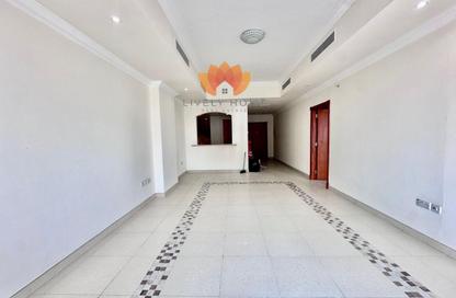Apartment - 1 Bedroom - 2 Bathrooms for rent in West Porto Drive - Porto Arabia - The Pearl Island - Doha