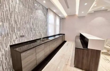 Villa - 4 Bedrooms - 5 Bathrooms for rent in Mamoura 18 - Al Maamoura - Doha