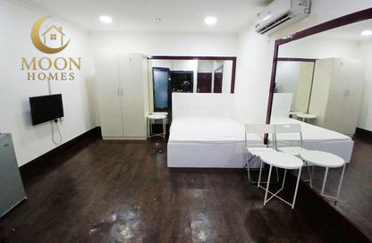 Apartment - Studio - 1 Bathroom for rent in Umm Ghwailina Comm - Umm Ghuwalina - Umm Ghuwailina - Doha