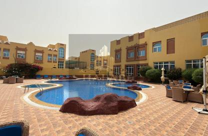 مجمع سكني - 4 غرف نوم - 5 حمامات للايجار في شارع  بو هامو - أبو هامور - الدوحة