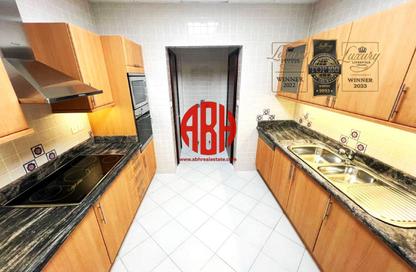 Apartment - 2 Bedrooms - 3 Bathrooms for rent in West Bay Tower - West Bay - West Bay - Doha