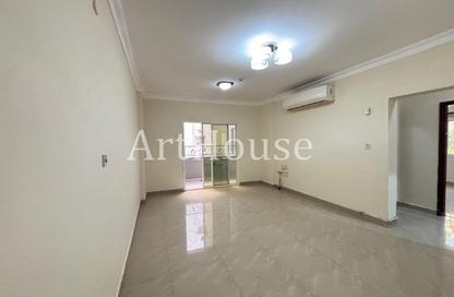 Apartment - 3 Bedrooms - 3 Bathrooms for rent in Bin Omran - Fereej Bin Omran - Doha