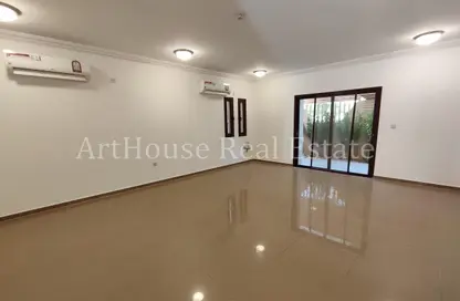 Villa - 4 Bedrooms - 4 Bathrooms for rent in Al Nuaija Street - Al Nuaija - Doha