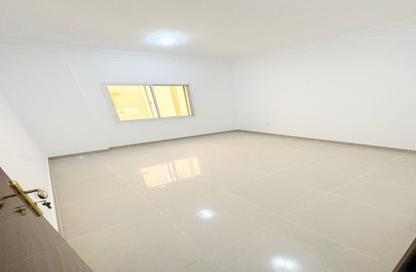 Apartment - 2 Bedrooms - 1 Bathroom for rent in Salaja Street - Doha Al Jadeed - Doha
