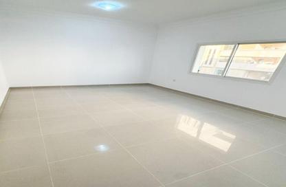 Apartment - 2 Bedrooms - 1 Bathroom for rent in Salaja Street - Doha Al Jadeed - Doha